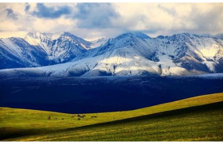 什么时候新疆天山环线最美景合适？