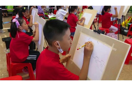肇庆举办“我的城市我来绘”少年儿童绘画火热开赛中