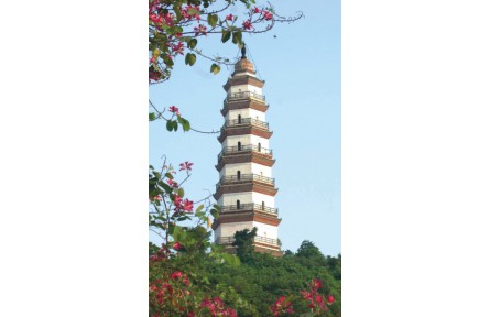 肇庆高要有400多年的古塔——文明塔，它又称“雨云宝塔"