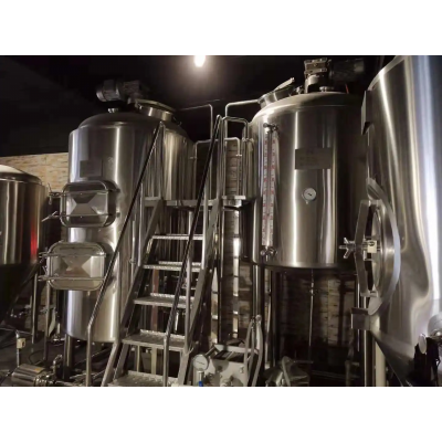 供应信阳的精酿啤酒设备厂家 酒馆2000升啤酒设备